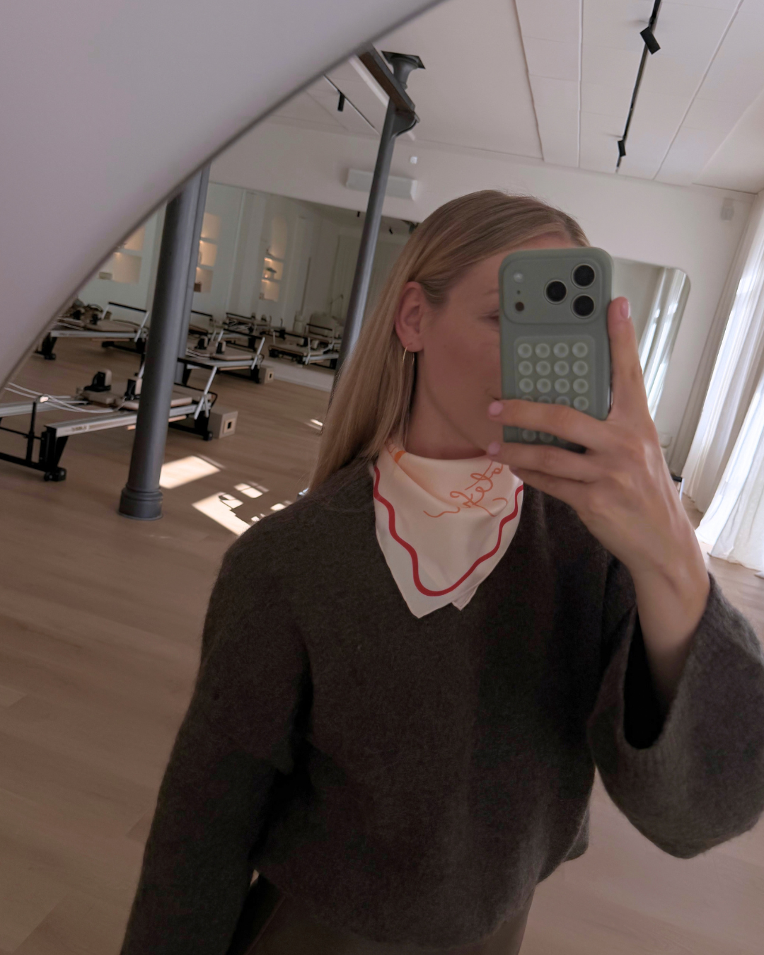 The Life Barn Abundance Seidentuch groß